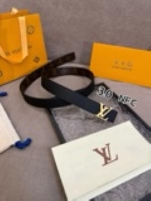 wholesale quality louis vuitton initiales lady belt model no. 831